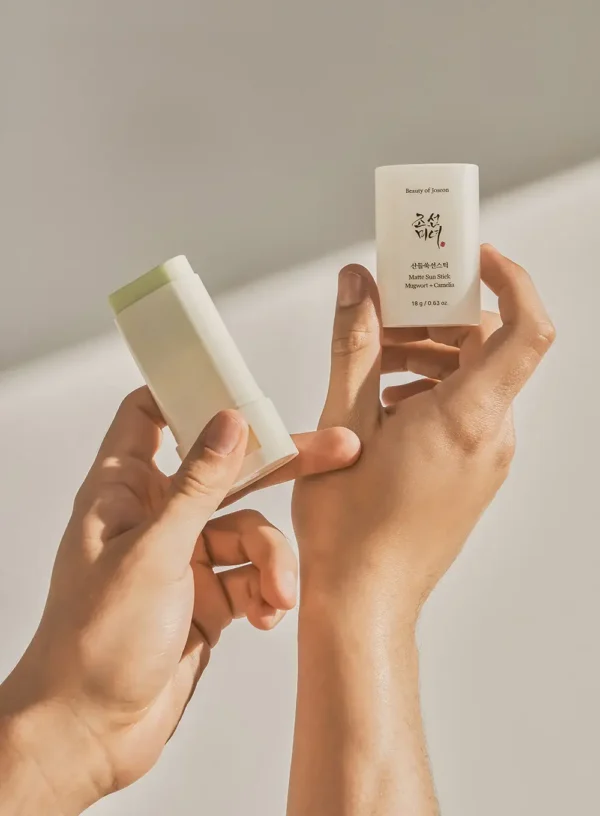 BEAUTY OF JOSEON MATTE SUN STICK i BLOQUEADOR SOLAR 50SPF - Image 2