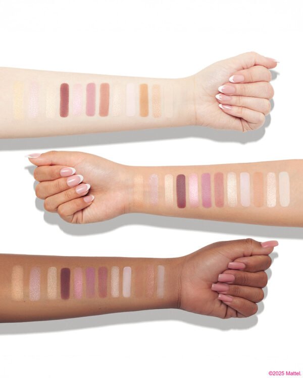 PALETA DE SOMBRAS ¨HELLO WORLD¨ BARBIE X BEAUTY CREATIONS - Image 3