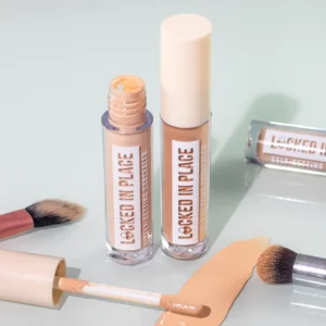 LOCKED IN PLACE SELF SETTING CONCEALER - CORRECTOR - ITALIA DELUXE